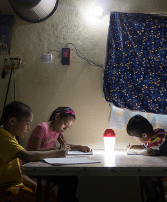 등유 램프의 어둠을 걷어내다: 디라이트(d.light)의 임팩트 경영과 변화 이론 _ 1